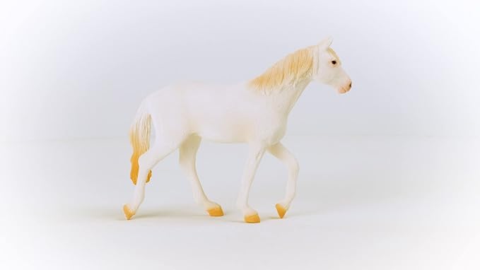 Schleich Farm World Camarillo Mare Horse Figurine - Realistic and Durable Farm Animal Toy Figure with Authentic Details, Fun and Imaginative Play for Boys and Girls, Gift for Kids Ages 3+