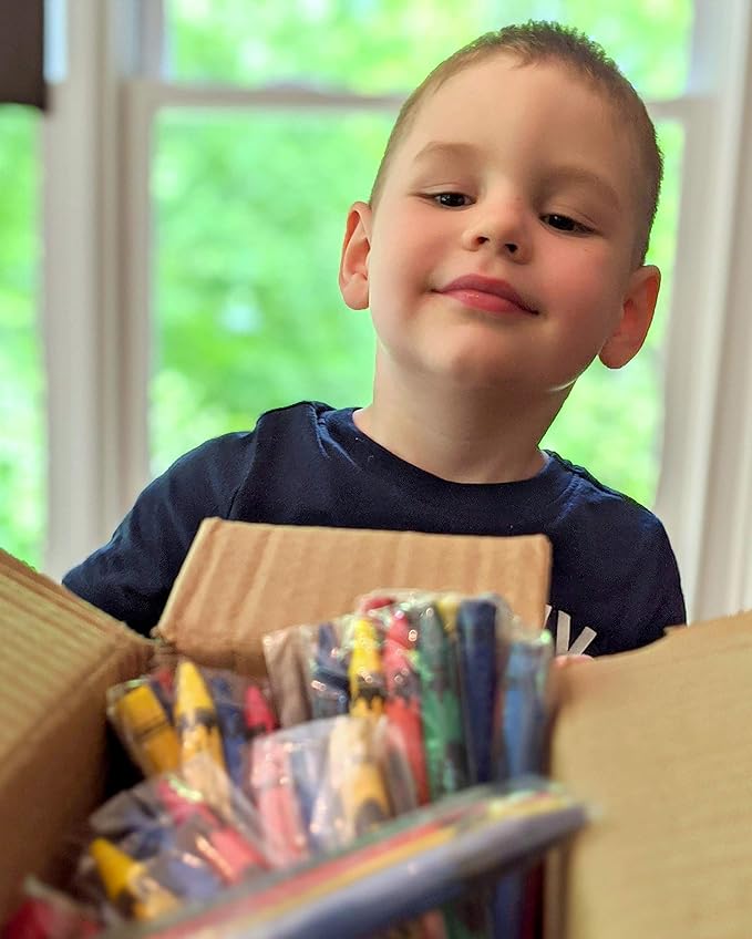 CrayonKing 1,000 Sets of 2-Packs in Cello (2,000 total bulk Crayons) Restaurants, Party Favors, Birthdays, School Teachers & Kids Coloring Non-Toxic Crayons