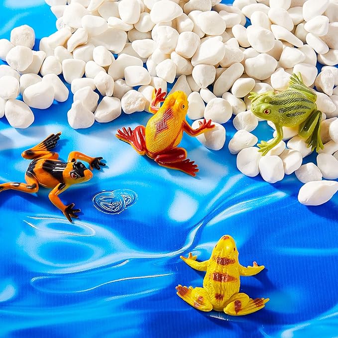 12 Pieces Plastic Frogs Toy Mini Vinyl Realistic Frog Toy Decorations Frogs Fun Rain Forest Character Toys Realistic Frog Figures Lifelike Toy for Crafting Party Supplies Home Decor Game
