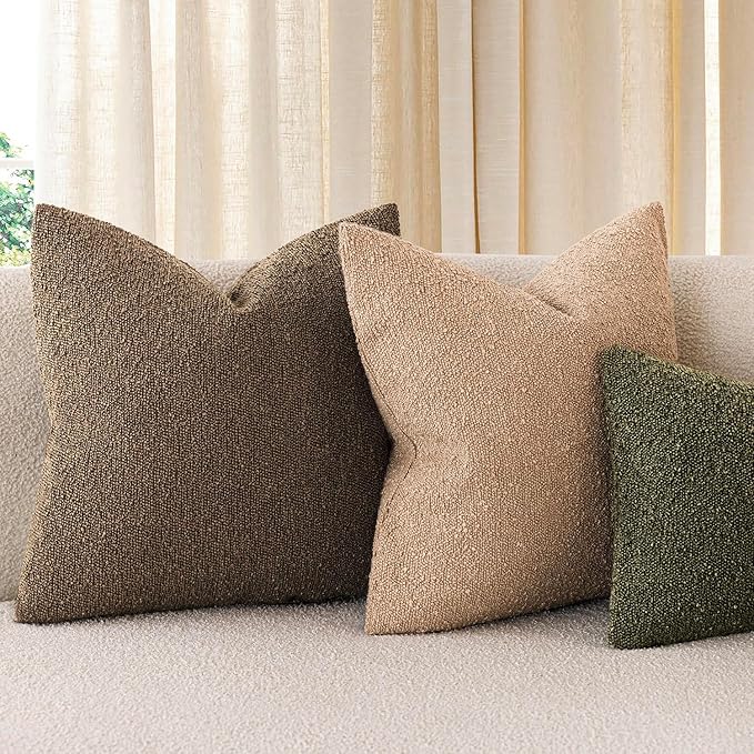 Foindtower Pack of 2 Textured Boucle Throw Pillow Covers Accent Solid Decorative Pillow Cases Cozy Woven Couch Cushion Case for Sofa Bedroom Living Room Home Decor 20x20 Inch Chocolate