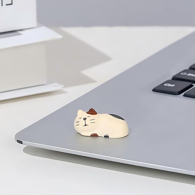 Mini Frog Trinkets and Cat Figurines, Tiny Frog Figurine with Rocking Chair for Office Desk Decor, Funny Gifts for Mom Grandma, Cute Miniature Frog Figurine Gift for Frog Lovers, Fairy Garden Decor