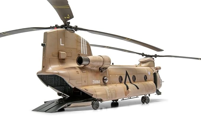 Airfix Standard Model Set - A06023 Boeing Chinook HC.1 Model Building Kit - Plastic Model Helicopter Kits for Adults & Children 8+, Set Includes Sprues and Decals - 1:72 Scale Model