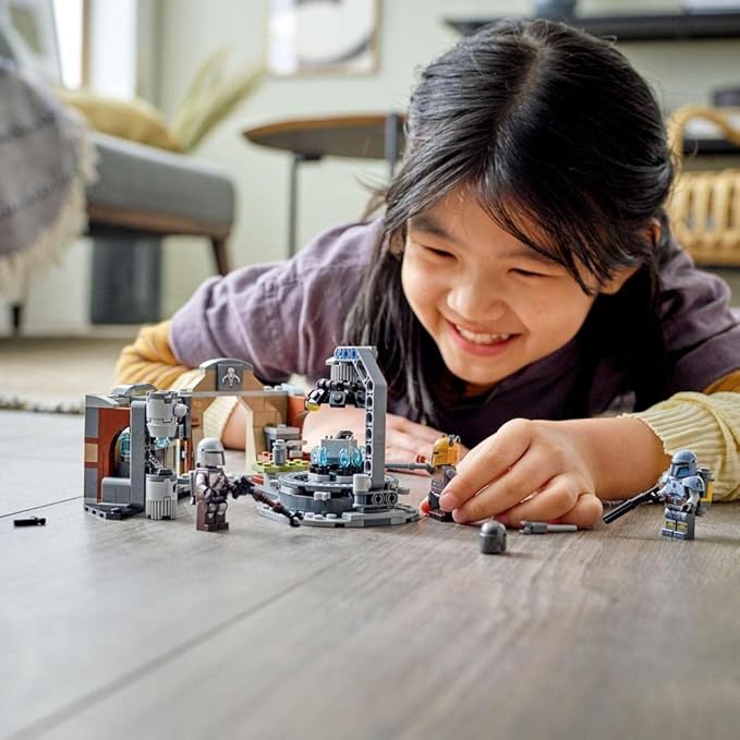 Lego Star Wars Mandalorian(TM) Armamorer's Smith, 75319