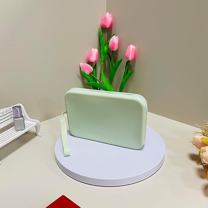 WHHJM Large Silicone Multifunctional Essential Bag Portable Travel Makeup Bag for Women Men Cards Cash Bag Zipper Pouch (Light Green)