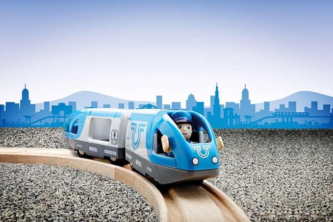 BRIO World - 33506 Travel Battery Train | 3-Piece, Battery-Operated Toy Train Set | Ideal for Kids Ages 3 and Up | Compatible with All BRIO Train Sets