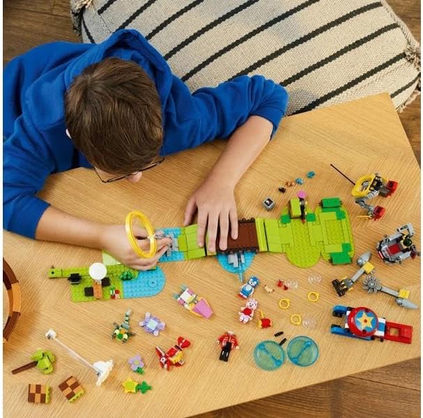 LEGO Sonic The Hedgehog Sonic’s Green Hill Zone Loop Challenge Building Toy Set, Sonic Adventure Toy with 9 Sonic and Friends Characters, Fun Gift for 8 Year Old Gamers and Young Fans, 76994
