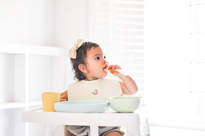 BEABA Silicone 4 Piece Baby Feeding Set, Suction Plates for Baby, Includes Plate, Bowl, Cup, 2nd Stage Silicone Spoon, High Grade Food Safe Silicone, Pastels