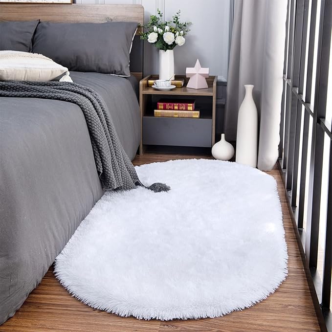 Noahas Ultra Soft Fluffy Bedroom Rugs Kids Room Carpet Modern Shaggy Area Rugs Home Decor 2.6' X 5.3', White