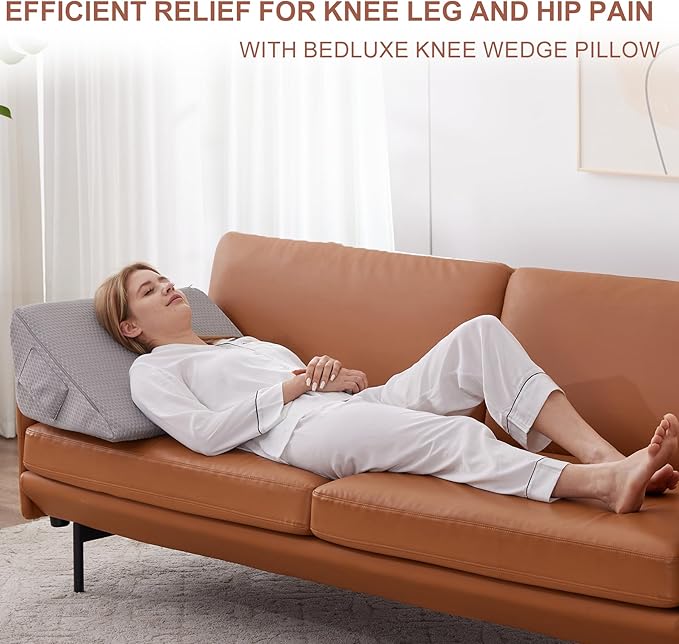Bedluxe Knee Wedge Pillow, Memory Foam Leg Pillow Knee Pillow for Back Sleeping, Wedge Pillows for Legs Post Surgery, Triangle Pillow for Knee Support, Leg Elevation, Knees Hip Back Pain Relief, Grey