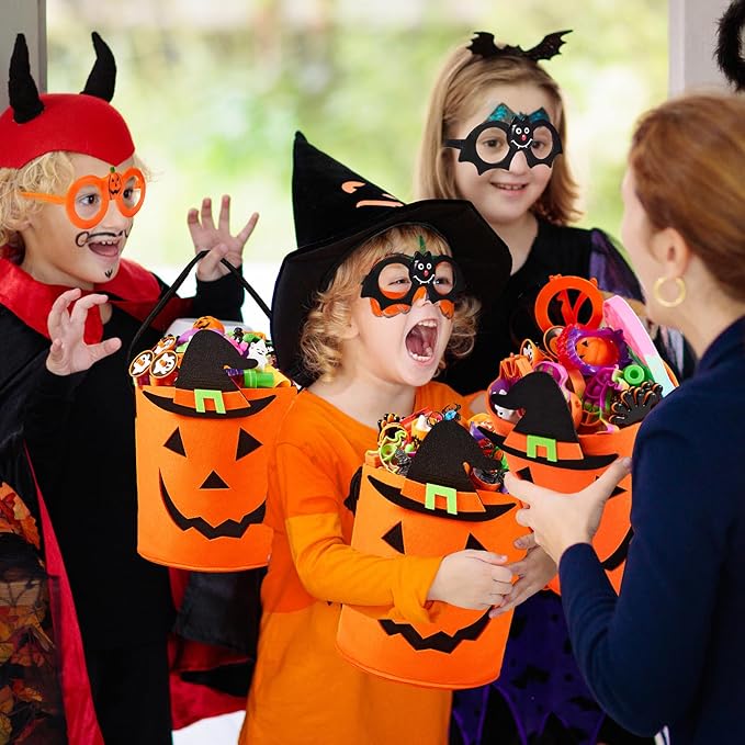 Halloween Party Favors 200Pcs Party Favor Toys in Bulk Goodie Bags Stuffers Return Gifts for Kids Birthday Party Favor Halloween Trick or Treat Classroom Party Supplies