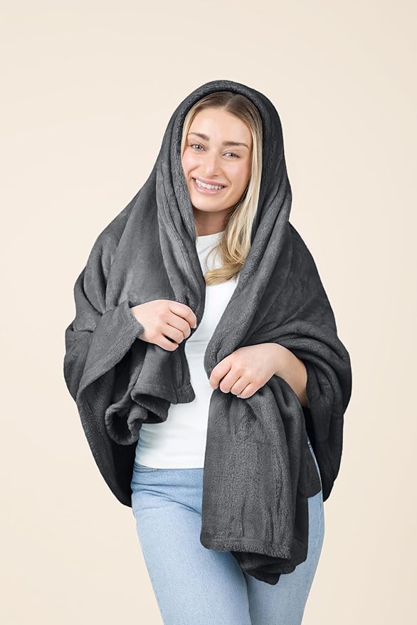 EverSnug Travel Blanket and Pillow - Premium Soft 2 in 1 Airplane Blanket with Soft Bag Pillowcase, Hand Luggage Sleeve and Backpack Clip (Grey)