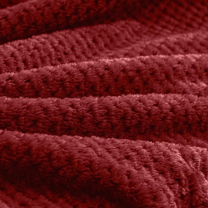 BEDELITE Travel Blanket with Bag, Ultra-Soft Jacquard Fleece Blanket with Luggage Sleeve & Backpack Clip, Airplane Blanket Travel Essentials, Burgundy