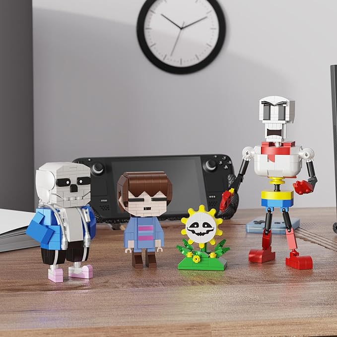 Classic Popular Games Action Figures Building Kit 4 in 1, Horror Game Blue and Red Skull Anime Character Building Toy Compatible with Lego, for Boys Grils Kids Age 6+ (592 PCS)