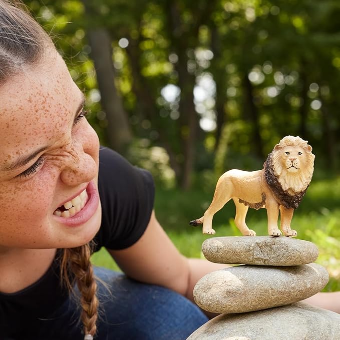 Schleich Wild Life Realistic King of The Jungle Lion Toy Figurine - Highly Durable Realistic Wild African Lion Action Figure Toy, Education and Fun for Boys and Girls, Gift for Kids Ages 3+