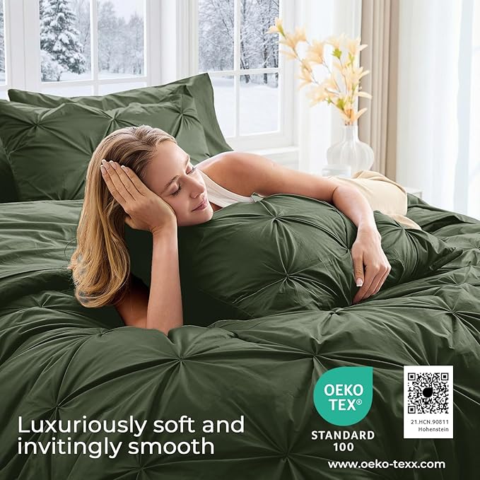Sasttie Queen Comforter Set, 7-Piece Bed in a Bag, Pintuck Bedding Sets for All Season, Includes Comforter, Flat Sheet, Fitted Sheet, Pillowcases and Pillowshams, Dark Green