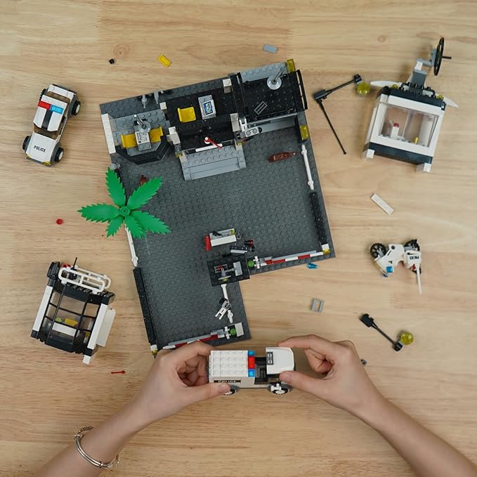 TOY PLAYER City Police Station Building Set 631pcs -Compatible with Lego City Police Station, City Police Sets Toy Building Bricks Kit, Gift for Sets for Boys 8-14 Years