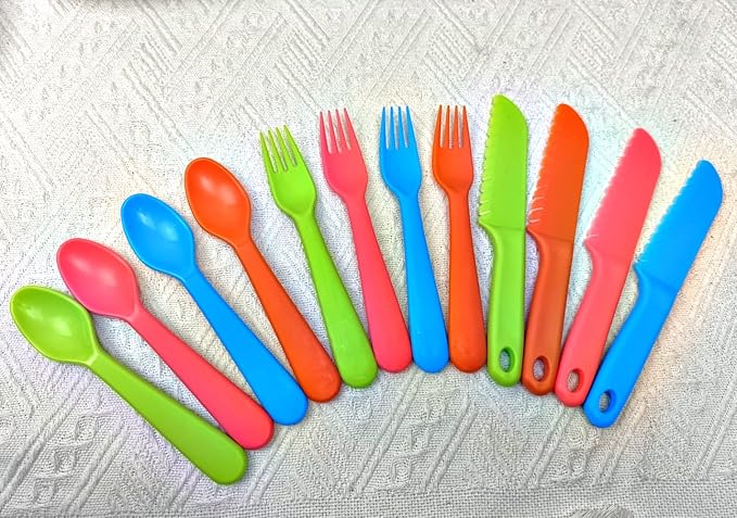 Jawbush 12Pcs Kids Cutlery Set, Plastic Toddler Utensils Forks and Spoons with Serrated Nylon Knives for School Lunch Box or Travel with Bright Colors, Reusable Kids Silverware Set also for Adults