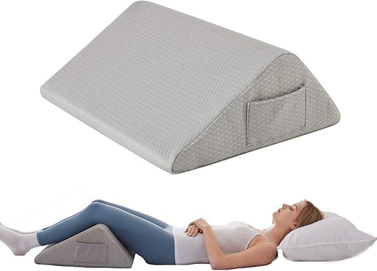 Bedluxe Knee Wedge Pillow, Memory Foam Leg Pillow Knee Pillow for Back Sleeping, Wedge Pillows for Legs Post Surgery, Triangle Pillow for Knee Support, Leg Elevation, Knees Hip Back Pain Relief, Grey