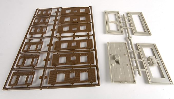 N Scale Building Kit - Downtown Hotel