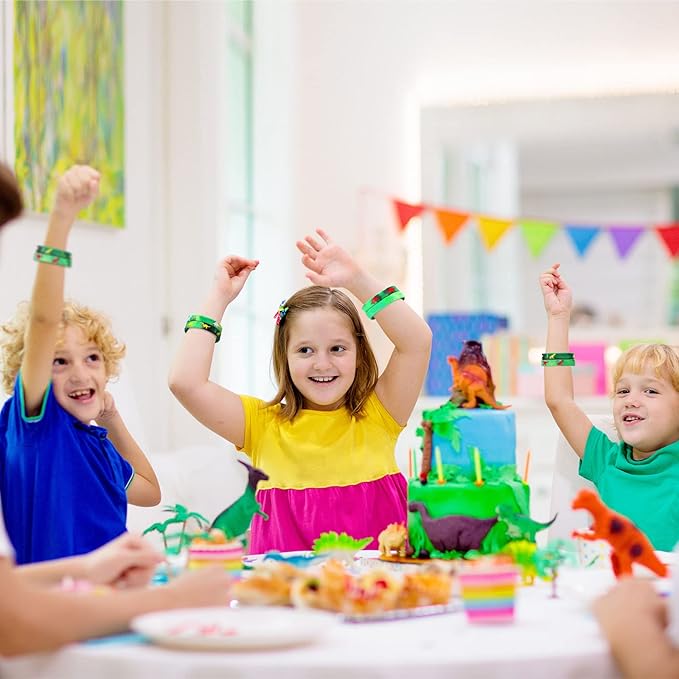 30 Pack Dinosaurs Silicone Wristbands Dinosaurs Wristband Bracelets Dinosaur Party Favors Bracelet Gifts Bag Stuffer for Jungle Dinosaur Themed Birthday Party Supplies (Green)