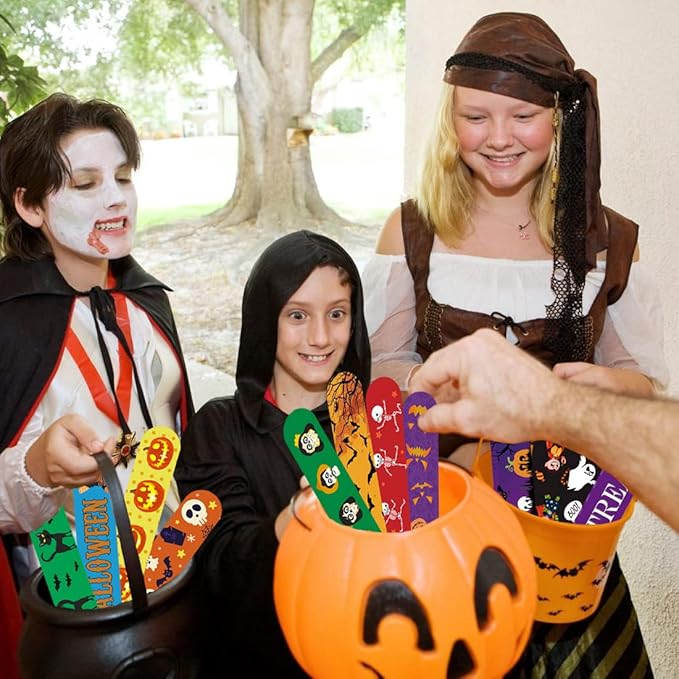 Halloween Slap Bracelet,100Pcs Slap Bracelet Wristbands with Spider Pumpkin Ghost Zombie Bat Witches Design Snap Bracelet for Kids Party Favors Toys Prizes Goodie Bags Fillers