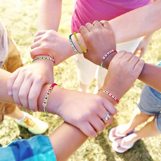 12 Pcs Friendship Beaded Bracelets Bulk with Birthday Cards Letter Inspirational Stretch Bracelets Adjustable Colorful Bracelet Y2K Summer Beach Elastic Bracelets for Women Girls Teens Party Favors