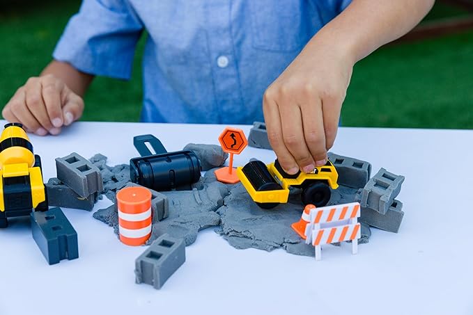 CAT Construction Toys, Dig N' Build Concrete Playset with 10 Oz of Compound, 2 Little Machine Vehicles, Ages 3+