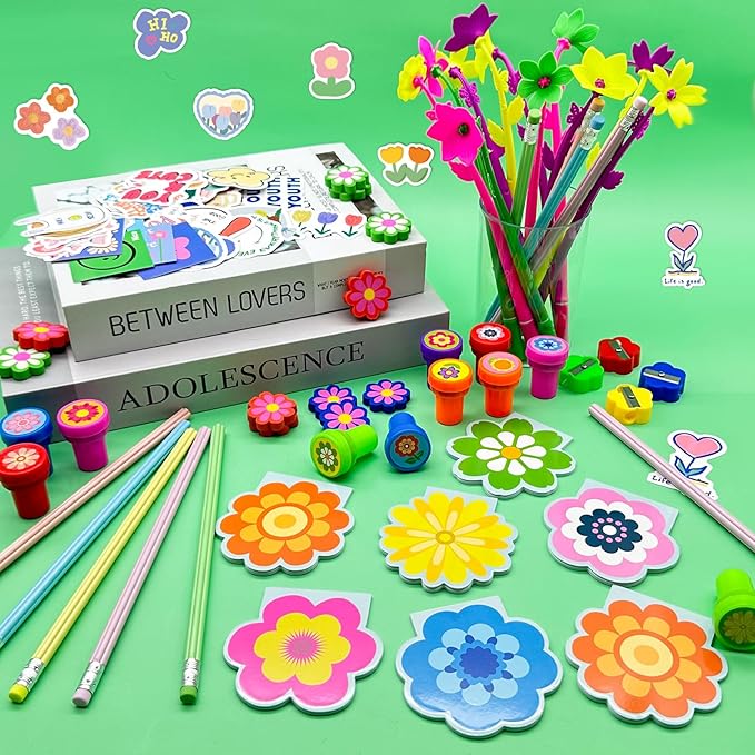 Cinrobiye 134 Pcs Flower Summer Party Favors Bulk,Daisy Party Suppiles,Tea Party Goodie Bag Stuffers,Summer Garden Birthday Party Gifts,School Supplies Class Reward Prizes Stationery Set
