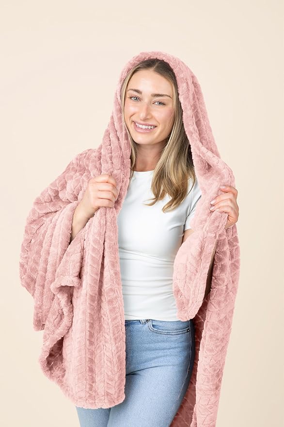 EverSnug Travel Blanket & Pillow 68x42 - Premium Ultra-Soft Microfleece 2 in 1 Compact & Packable Flight Blanket with Soft Bag Pillowcase, Hand Luggage Sleeve and Backpack Clip (Light Pink)