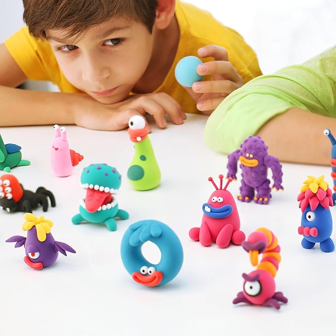 Fat Brain Toys Hey Clay Dinosaurs, Air Dry Clay Kit with Interactive App for Kids & Tweens, Modeling Clay and Crafts Set