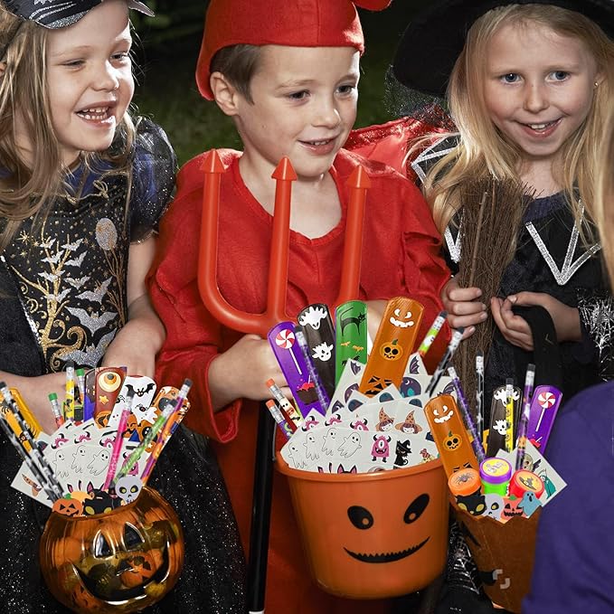200 PCS Halloween Goodie Bag Fillers Stationery Set, Assorted Halloween Party Favors for Kids, Kids Halloween Toys Bulk Non Candy Halloween Treats Pencils, Eraser, Stamps, Slap Bracelets