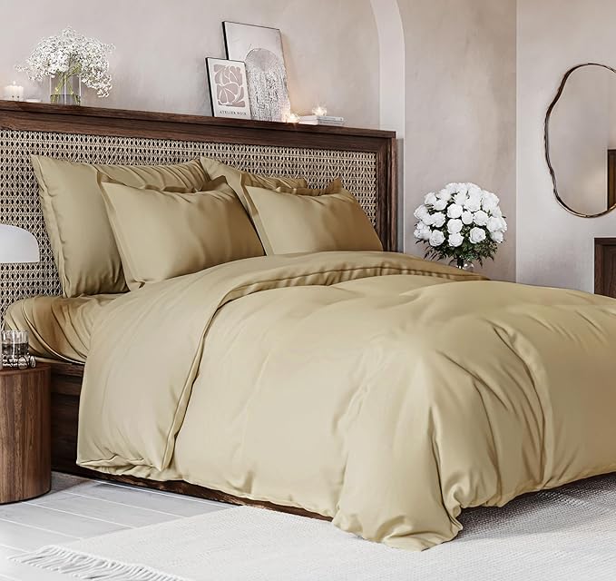 CGK Unlimited Duvet Cover Full Size Set - Extra Soft Full Size Duvet Cover 80 x 90 with 2 Pillow Shams - Hotel Quality Easy Care w/Zipper Closures & Ties - Bedding and Bed Linens Set (Beige)