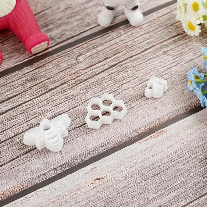 3ps Embossed Bumble Bee Cutter Set, Honeycomb Fall Polymer Clay Cutters, Clay Animals Jewelry Making, Polymer Clay Earrings Cutters, Tissue Blades Mini Clay Earring Cutters for Polymer Clay Texture