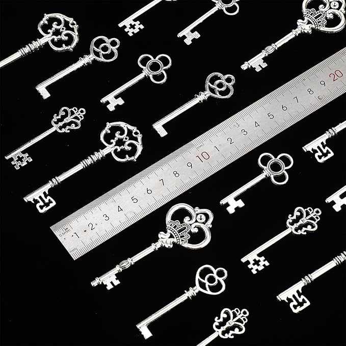 Fumete 100 Pcs Large Vintage Skeleton Key Set Charms Mixed Antique Style Brass Key Set Charms Old Fake Antique Rustic supplies for DIY Crafts Jewelry Making Necklace Party Decor Decoration