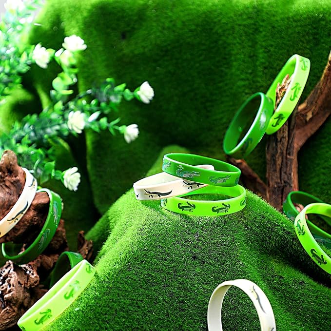 30 Pack Reptile Party Supplies Crocodile Silicone Wristbands Reptile Party Favors Crocodile Party Favors Bracelet Gifts Bag Stuffer for Reptile Crocodile Themed Birthday Party Supplies (Crocodile)