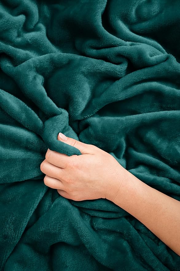 EverSnug Travel Blanket and Pillow - Ultra-Soft, Compact & Lightweight, 65x40 Inches, with Carry Case, Luggage Sleeve & Backpack Clip for Airplane Comfort (Teal)