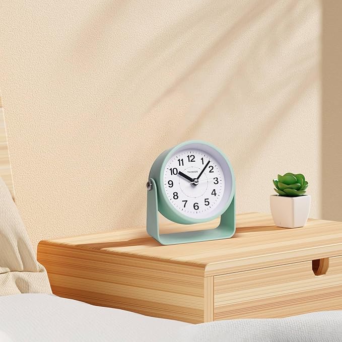 Analog Alarm Clock, Silent Non-Ticking Quartz Movement, Battery-Operated with Snooze & On-Demand Light, Easy to Set Gentle Wake Bedside Desk Clock, Ideal for Home, Travel, Office (Green)