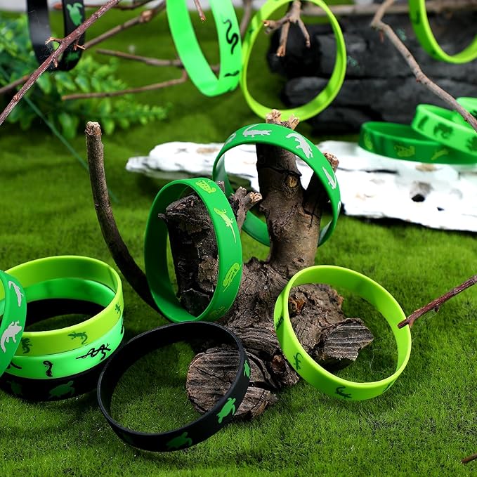 30 Pack Reptile Party Supplies Crocodile Silicone Wristbands Reptile Party Favors Crocodile Party Favors Bracelet Gifts Bag Stuffer for Reptile Crocodile Themed Birthday Party Supplies (Reptile)
