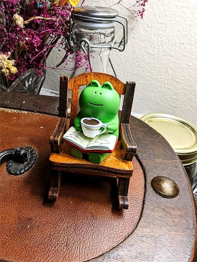 Mini Frog Trinkets and Cat Figurines, Tiny Frog Figurine with Rocking Chair for Office Desk Decor, Funny Gifts for Mom Grandma, Cute Miniature Frog Figurine Gift for Frog Lovers, Fairy Garden Decor