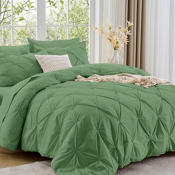 Sasttie Queen Comforter Set, 7-Piece Bed in a Bag, Pintuck Bedding Sets for All Season, Includes Comforter, Flat Sheet, Fitted Sheet, Pillowcases and Pillowshams, Green