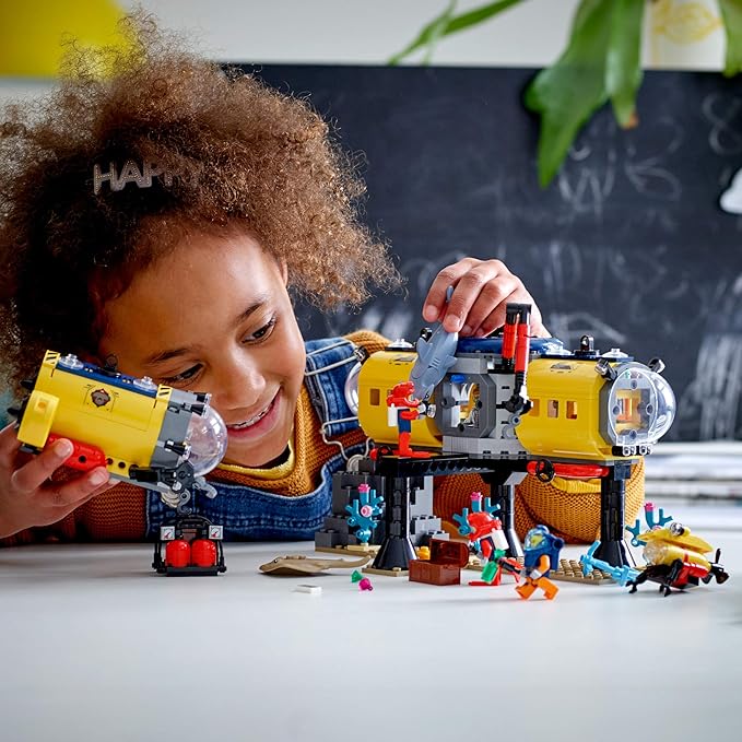 LEGO City Ocean Exploration Base Playset 60265, with Submarine, Underwater Drone, Diver, Sub Pilot, Scientist and 2 Diver Minifigures, Plus Stingray and Hammerhead Shark Figures (497 Pieces)