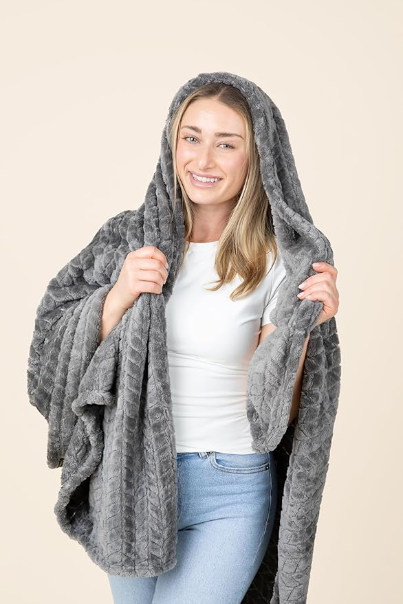 EverSnug Travel Blanket & Pillow 68x42 - Premium Ultra-Soft Microfleece 2 in 1 Compact & Packable Flight Blanket with Soft Bag Pillowcase, Hand Luggage Sleeve and Backpack Clip (Grey)