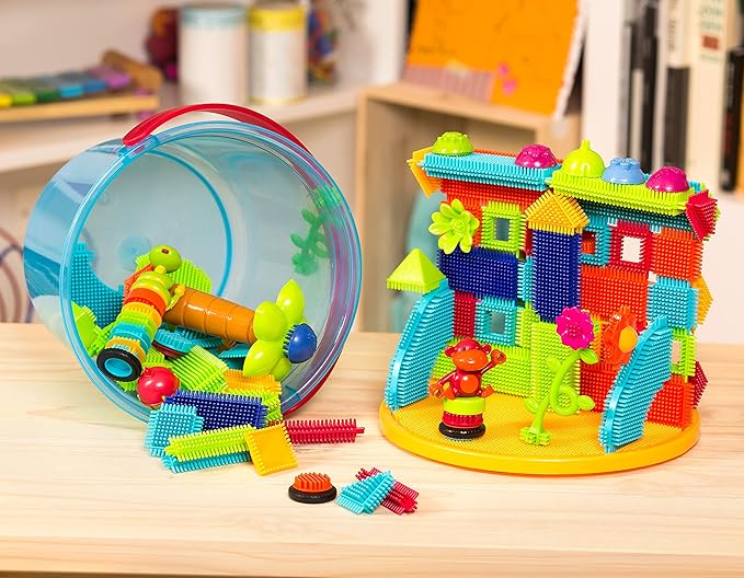Battat- Bristle Blocks- STEM Interlocking Building Blocks- 128 pc Playset- Reusable Storage Bucket- Developmental Toys for Toddlers & Kids- Jungle Adventure Bucket- 2 Years +