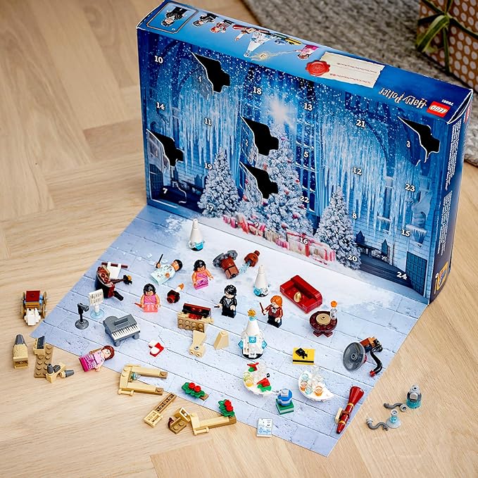 LEGO Harry Potter 2020 Advent Calendar 75981, Collectible Toys from The Hogwarts Yule Ball, Harry Potter and The Goblet of Fire and More, Great Christmas or Birthday Calendar Gift (335 Pieces)