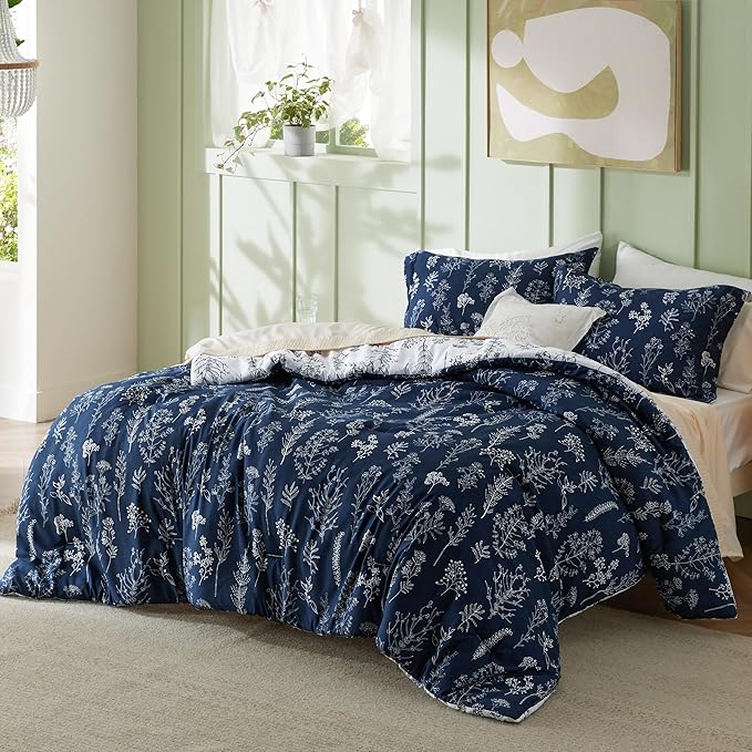 Bedsure Twin/Twin XL Comforter Set - Navy Bed Set, 2 Pieces Cute Floral Bedding, 1 Soft Reversible Botanical Flowers Comforter and 1 Pillow Sham
