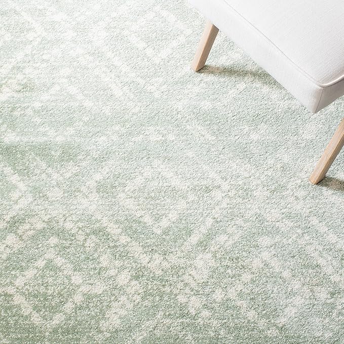 SAFAVIEH Adirondack Collection Runner Rug - 2'6" x 12', Green & Ivory, Modern Diamond Distressed Design, Non-Shedding & Easy Care, Ideal for High Traffic Areas in Living Room, Bedroom (ADR131Y)